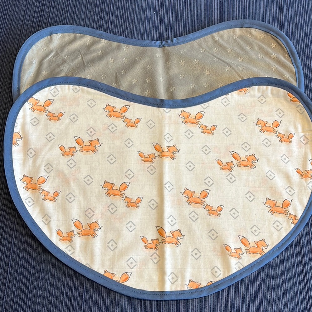 Small foxes baby burp cloth